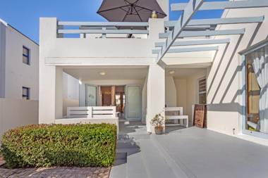 Blue Lagoon 2 by HostAgents