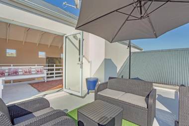 Blue Lagoon 2 by HostAgents