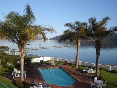 Point Lodge On the Waters Edge