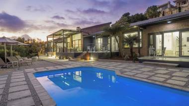 THEBLOEM Guest Suites