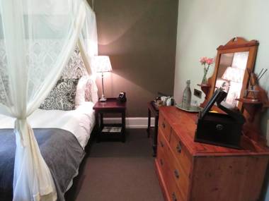 Broadlands Country House