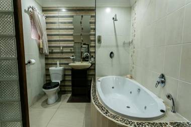 Royl Court Guesthouse