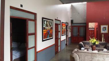 African Moon Corporate House ta Eagle Rock Corporate Guest House