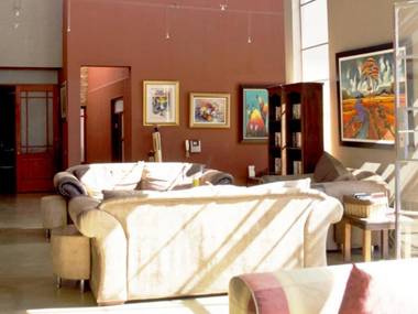 African Moon Corporate House ta Eagle Rock Corporate Guest House