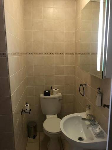 Woodpecker's Inn Guest House