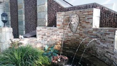 Le Chateau Guest House and Conference Centre