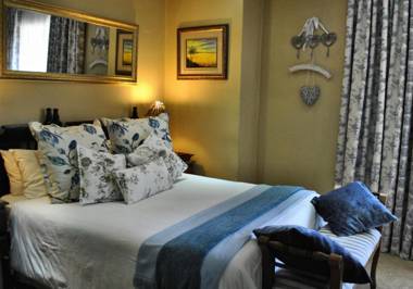 Le Chateau Guest House and Conference Centre