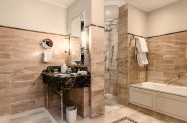 Four Seasons Hotel The Westcliff