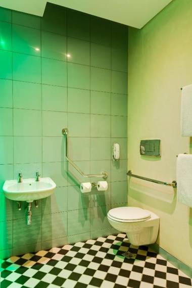 African Pride Melrose Arch Autograph Collection