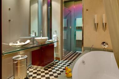 African Pride Melrose Arch Autograph Collection