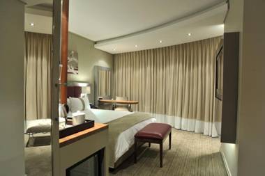 Holiday Inn Johannesburg-Rosebank an IHG Hotel