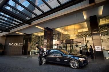 DAVINCI Hotel on Nelson Mandela Square