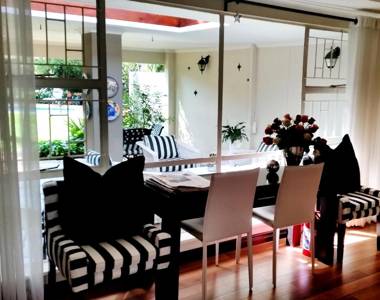 Rosebank Lodge Guesthouse by Claires