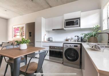 Trendy Melrose Apartment