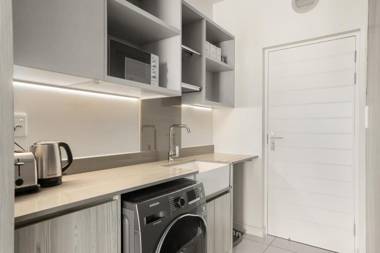 Easy Stay - The Median Rosebank