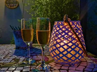 Rockfig Cottage for 2 people with wonderful private terrace in garden