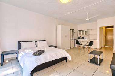 Inn & Out Sandton Park