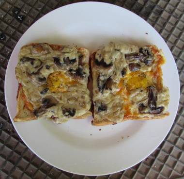 Amanzimlotzi Riverside Bush Camp