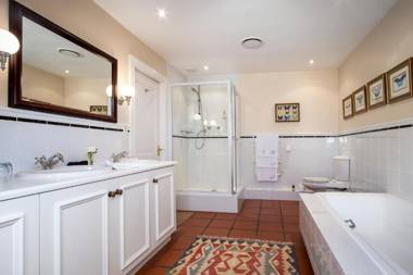 La Fontaine Guest House Hermanus