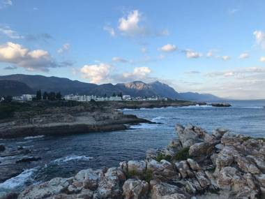 Sixteen Guesthouse on Main