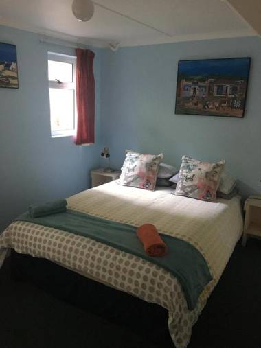 Hermanus Backpackers & Budget Accommodation