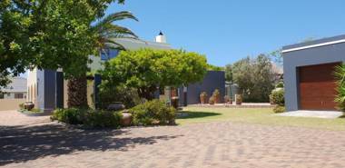 Smuts Ave. Guest Rooms