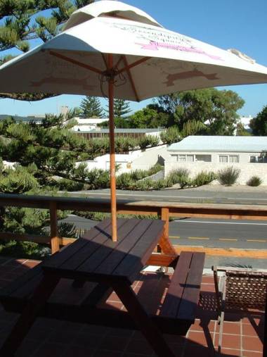 403 Main Road Apartments