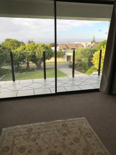 The Owl Tree House Voelklip Hermanus