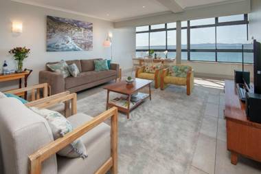 Walker Bay Luxury Seafront Apartment