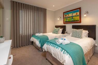 Walker Bay Luxury Seafront Apartment