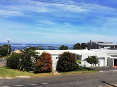 C the C - Holiday Home