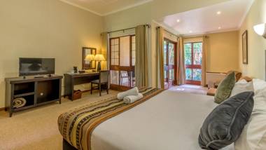 Hotel Numbi & Garden Suites