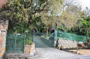 Impala Niezel Lodge & Guest House