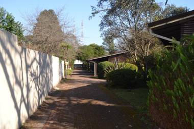 Log Cabin & Settlers Village