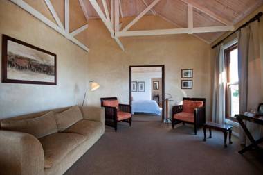 Leeuwenbosch Shearers Lodge - Amakhala Game Reserve