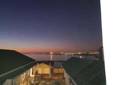 Gordon's Beach Lodge