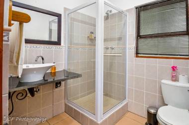 Mountain Dew Guest House