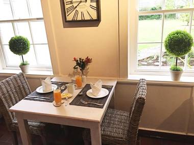 No.10 Caledon Street Guest House