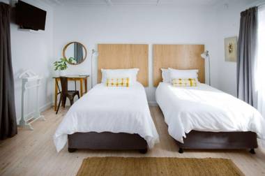 Whispering Oaks Guest House