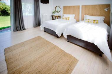 Whispering Oaks Guest House