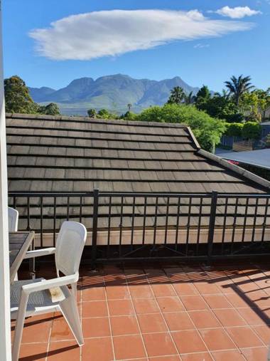 Apple And Spice Guest House