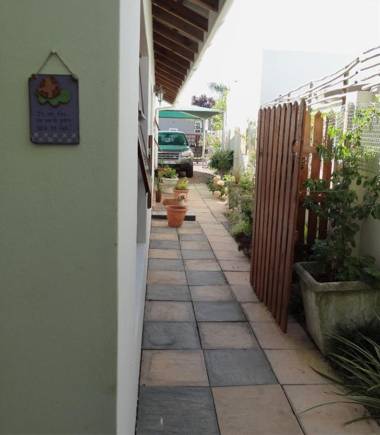 Willow Cottage George