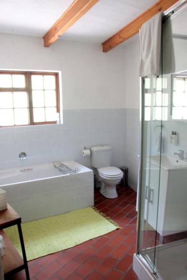 MontMartre Chalets and Guest House