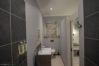 Dawson Manor Guest House