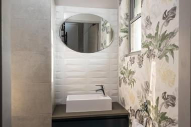 The Bond Square by AirAgents