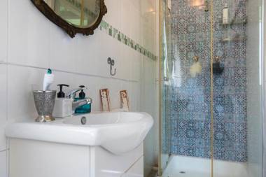 Daisy Road 20 by HostAgents