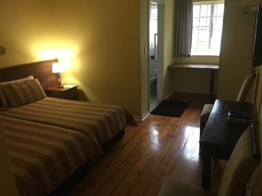 The Crescent Guesthouses - BnB/Self Catering