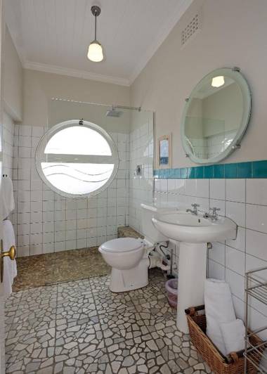 Barry Hall Apartments