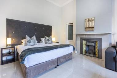 4 on Varneys Guest House