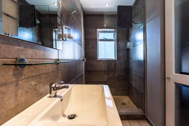 4 on Varneys Guest House